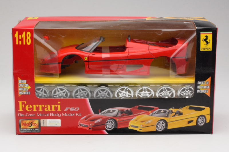 Ferrari F40 Rosso Model Kit Maisto 1:18 39822 Pressofusione