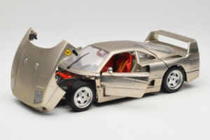 Ferrari F40 Dark Chrome Silver Kroymans Edizione Limitata Bburago 1:18 3032-C2 Pressofusione — immagine 2 di 8