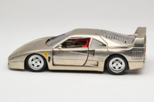 Ferrari F40 Dark Chrome Silver Kroymans Edizione Limitata Bburago 1:18 3032-C2 Pressofusione — immagine 4 di 8