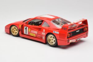 Ferrari F40 Evoluzione Bburago 1:18 3042 Pressofusione — immagine 7 di 8