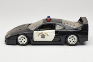 Ferrari F40 Highway Patrol Nero Bianco Bburago 1:18 3022-H1 Pressofusione — immagine 4 di 8