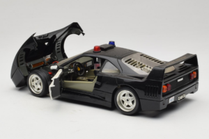 Ferrari F40 Highway Patrol Nero Bianco Bburago 1:18 3022-H1 Pressofusione — immagine 5 di 8