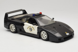 Ferrari F40 Highway Patrol Nero Bianco Bburago 1:18 3022-H1 Pressofusione — immagine 6 di 8