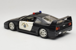 Ferrari F40 Highway Patrol Nero Bianco Bburago 1:18 3022-H1 Pressofusione — immagine 7 di 8