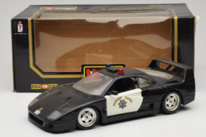 Ferrari F40 Highway Patrol Nero Bianco Bburago 1:18 3022-H1 Pressofusione — immagine 8 di 8