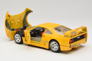 Ferrari F40 Interconti Car HiFi Giallo Bburago 1:18 3032-I1 Pressofusione — immagine 5 di 8