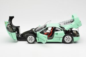 Ferrari F40 Verde Menta Kyosho 1:18 08416MG Pressofusione — immagine 5 di 10