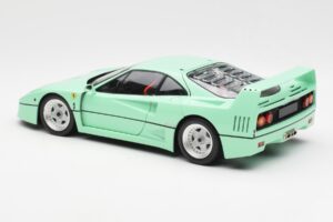 Ferrari F40 Verde Menta Kyosho 1:18 08416MG Pressofusione — immagine 9 di 10