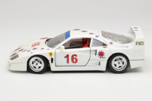 Ferrari F40 #16 Borsenmodells Bianco Limited Edition 333 pcs 1987 Bburago 1:18 3332-W1 Pressofusione — immagine 4 di 8