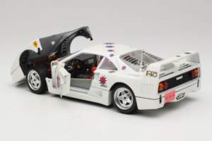Ferrari F40 #16 Borsenmodells Bianco Limited Edition 333 pcs 1987 Bburago 1:18 3332-W1 Pressofusione — immagine 5 di 8