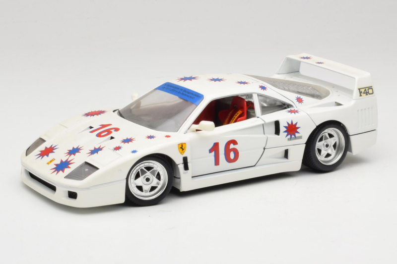 Ferrari F40 #16 Borsenmodells Bianco Limited Edition 333 pcs 1987 Bburago 1:18 3332-W1 Pressofusione