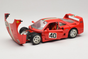 Ferrari F40 #40 Rosso con Bandiera Italiana Bburago 1:18 3032-P1 Pressofusione — immagine 2 di 8