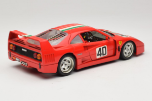 Ferrari F40 #40 Rosso con Bandiera Italiana Bburago 1:18 3032-P1 Pressofusione — immagine 3 di 8