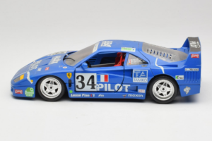 Ferrari F40 #34 M. Ferte / Thavenin / Palau Pilot Blu 1987 Bburago 1:18 3032-B1 Pressofusione — immagine 4 di 8