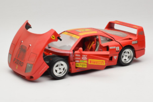 Ferrari F40 Pirelli BBS Rosso Bburago 1:18 3032-P4 Pressofusione — immagine 2 di 8