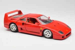 Ferrari F40 Rosso Bburago 1:18 3032 Pressofusione — immagine 6 di 8