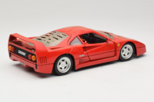Ferrari F40 Rosso Tonka 1:18 17004 Pressofusione — immagine 3 di 8