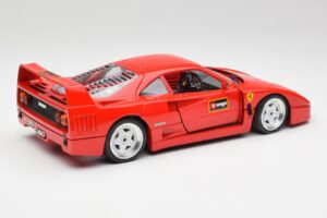 Ferrari F40 Rosso Corsa Bburago 1:18 3332 Pressofusione — immagine 3 di 8