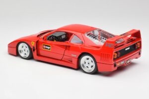Ferrari F40 Rosso Corsa Bburago 1:18 3332 Pressofusione — immagine 7 di 8