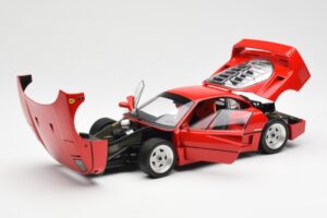 Ferrari F40 Rosso Corsa Kyosho 1:18 08416R2 Pressofusione — immagine 2 di 10