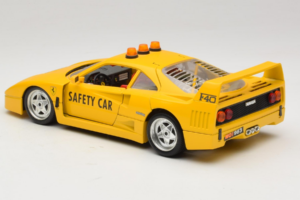 Ferrari F40 Safety Car Giallo Bburago 1:18 3032-Y2 Pressofusione — immagine 7 di 8
