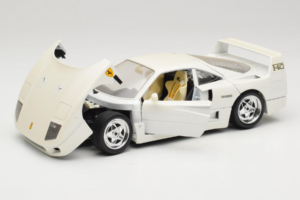Ferrari F40 Bianco Bburago 1:18 3332-W4 Pressofusione — immagine 2 di 8