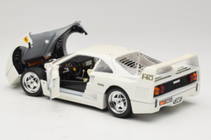 Ferrari F40 Bianco Bburago 1:18 3332-W4 Pressofusione — immagine 5 di 8