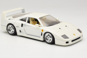 Ferrari F40 Bianco Bburago 1:18 3332-W4 Pressofusione — immagine 6 di 8