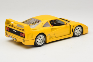Ferrari F40 Giallo Bburago 1:18 3032-Y1 Pressofusione — immagine 3 di 8