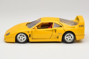 Ferrari F40 Giallo Bburago 1:18 3032-Y1 Pressofusione — immagine 4 di 8