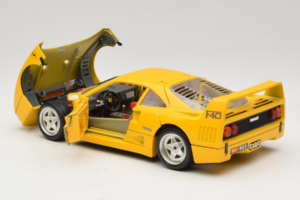 Ferrari F40 Giallo Bburago 1:18 3032-Y1 Pressofusione — immagine 5 di 8
