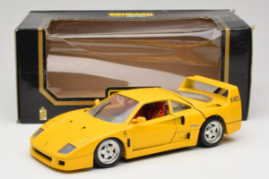 Ferrari F40 Giallo Bburago 1:18 3032-Y1 Pressofusione — immagine 8 di 8