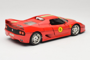 Ferrari F50 Coupé #6 Rosso con Bandiera Italiana Bburago 1:18 3382-P1 Pressofusione — immagine 3 di 8