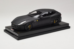 Ferrari FF Matte Black MR Collection 1:18 FERR04CAL Resina — immagine 2 di 7