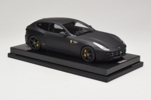 Ferrari FF Matte Black MR Collection 1:18 FERR04CAL Resina — immagine 4 di 7