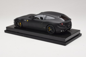 Ferrari FF Matte Black MR Collection 1:18 FERR04CAL Resina — immagine 5 di 7