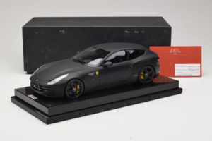 Ferrari FF Matte Black MR Collection 1:18 FERR04CAL Resina — immagine 7 di 7