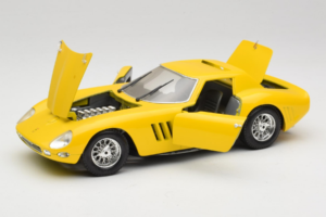 Ferrari 250 GTO Giallo Guiloy 1:18 67525 Pressofusione — immagine 2 di 8