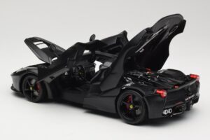 Ferrari LaFerrari F150 Matte Black Bburago 1:18 18-16901BK Pressofusione — immagine 5 di 8
