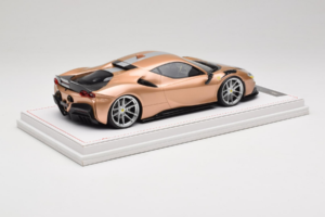 Ferrari SF90 Novitec Oro Argento Striscia IVY 1:18 REMC028 Resina — immagine 3 di 7