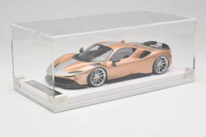 Ferrari SF90 Novitec Oro Argento Striscia IVY 1:18 REMC028 Resina — immagine 6 di 7