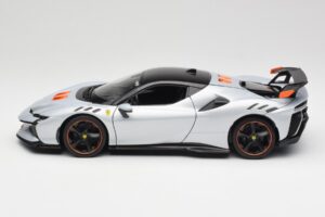 Ferrari SF90 XX Stradale Arctic White Bburago 1:18 18-16020W Pressofusione — immagine 4 di 8