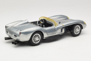 Ferrari Testa Rossa Chrome Silver Hot Wheels 1:18 25737 Pressofusione — immagine 3 di 8
