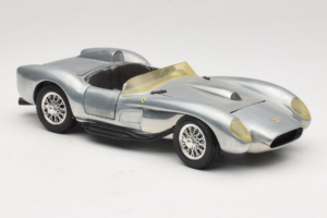 Ferrari Testa Rossa Chrome Silver Hot Wheels 1:18 25737 Pressofusione — immagine 6 di 8