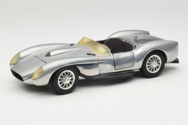 Ferrari Testa Rossa Chrome Silver Hot Wheels 1:18 25737 Pressofusione