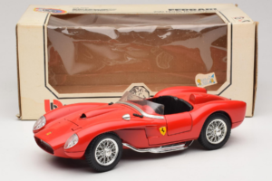 Ferrari 250 Testa Rossa Rosso Bburago 1:18 3007-P2 Pressofusione — immagine 8 di 8