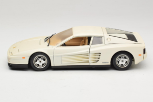 Ferrari Testarossa Bianco Bburago 1:18 3019-W1 Pressofusione — immagine 4 di 8