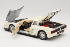 Ferrari Testarossa Bianco Bburago 1:18 3019-W1 Pressofusione — immagine 5 di 8