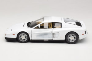 Ferrari Testarossa Bianco Miami Vice Hot Wheels 1:18 P9904 Pressofusione — immagine 3 di 6