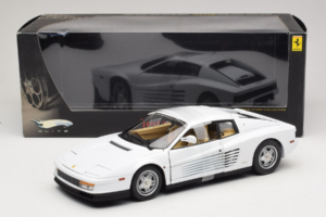 Ferrari Testarossa Bianco Miami Vice Hot Wheels 1:18 P9904 Pressofusione — immagine 6 di 6